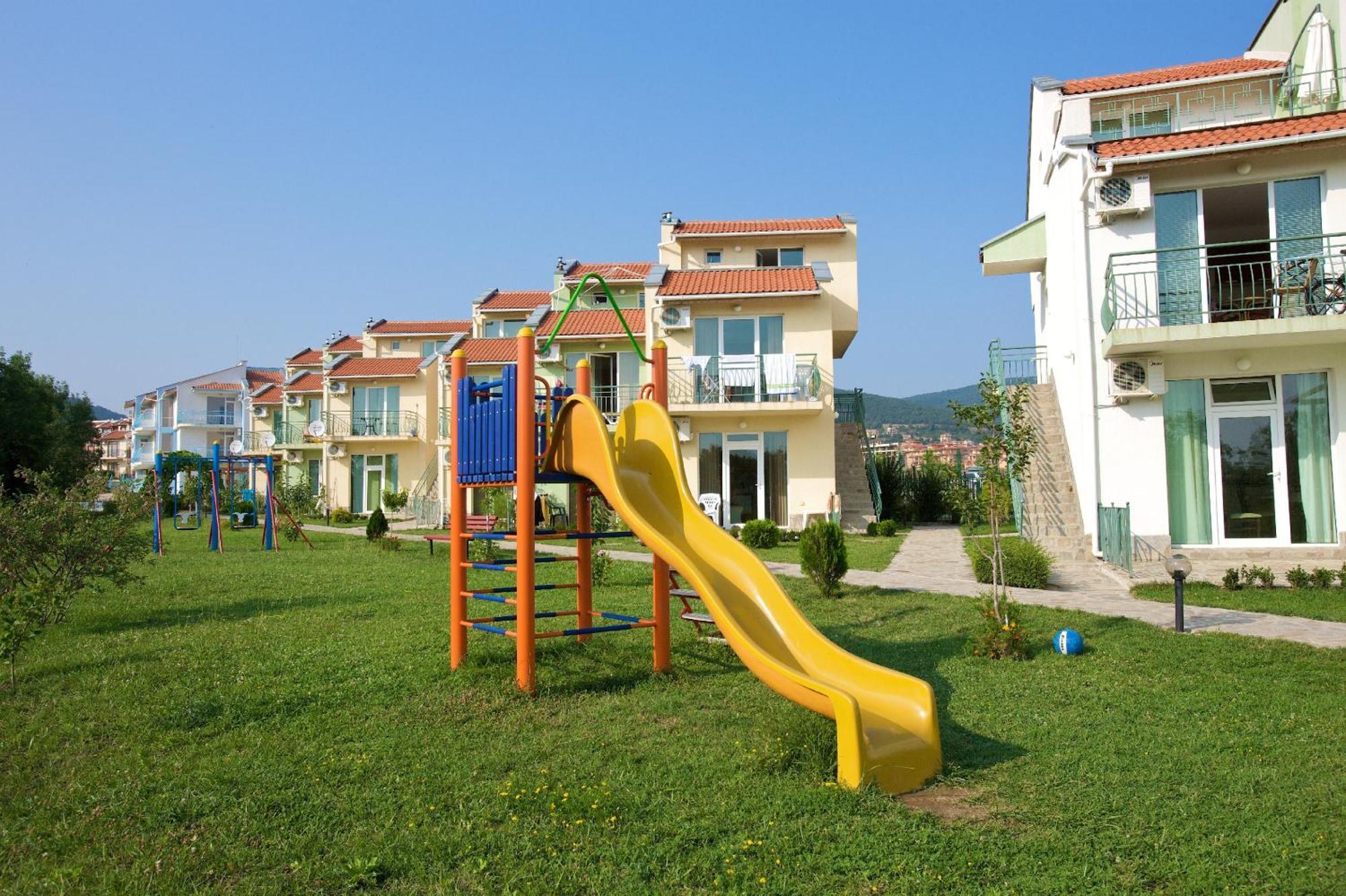 Nushev Hotel Sveti Vlas Exterior photo