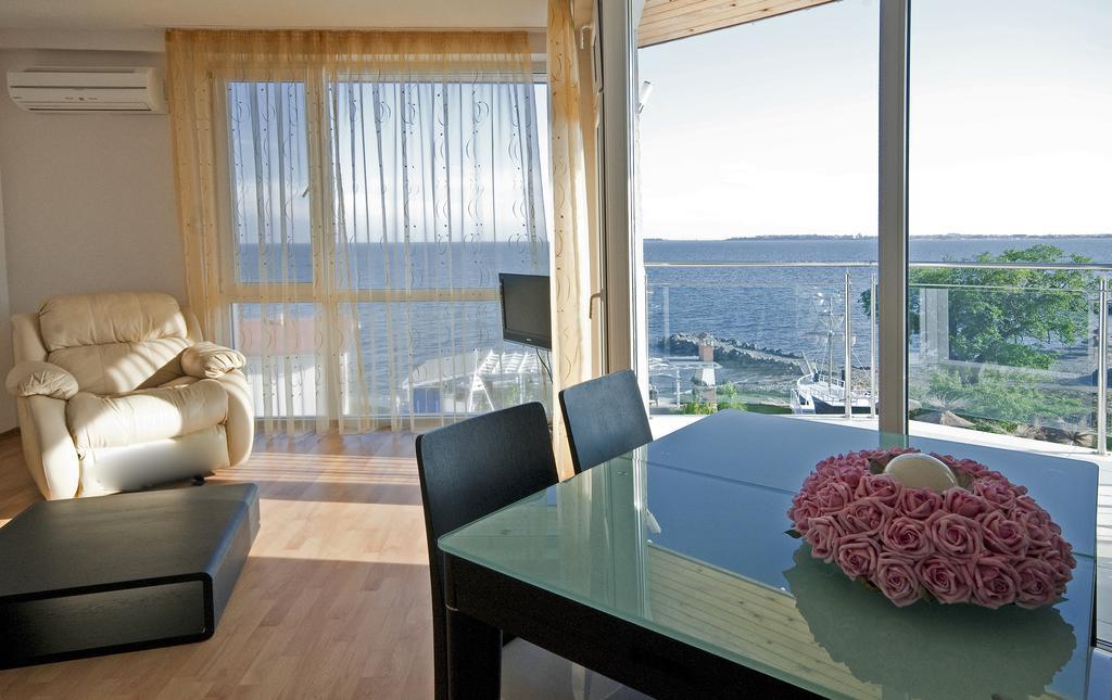 Nushev Hotel Sveti Vlas Exterior photo