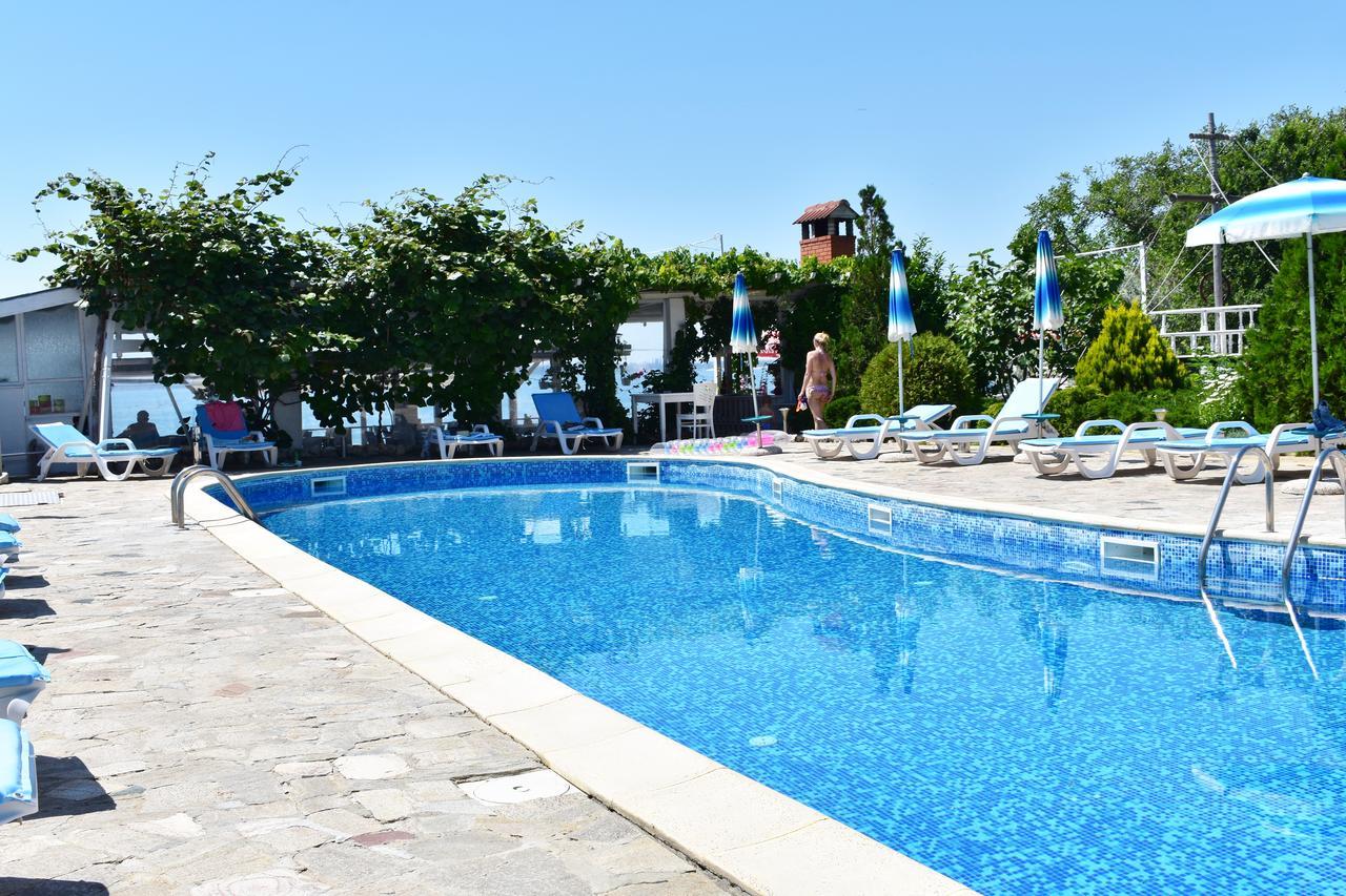 Nushev Hotel Sveti Vlas Exterior photo